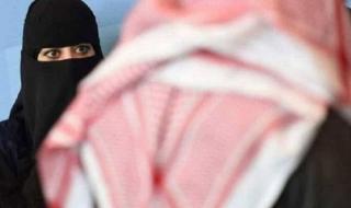 سعودية حسناء دخلت مجلس الرجال بالخطأ بملابس مثيرة صباح العيد.. لن تتخيل ردة فعل زوجها الجنونية!