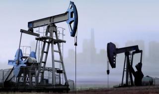 النفط يرتفع 1.6% مع هبوط الدولار وتحول التركيز لبيانات…