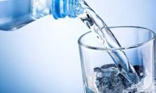 إستشاري يكشف 7 أسباب للخمول والكسل.. ويحذر من قلة شرب الماء