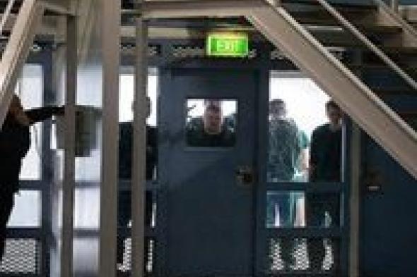 بالصور.. علاقات جنسية بين الحارسات والسجناء في أستراليا