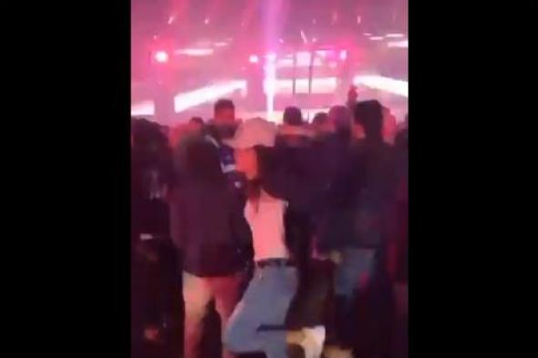 فوز العتيبي ترقص في حفل ميدل بيست في موسم الرياض