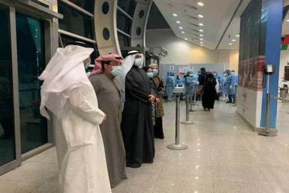 الكويت تسجل 5 وفيات و371 إصابة جديدة بفيروس كورونا