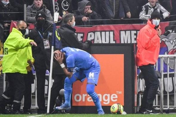 توقف مباراة ليون ومارسيليا بالدوري الفرنسي بسبب شغب الجمهور «فيديو وصور»
