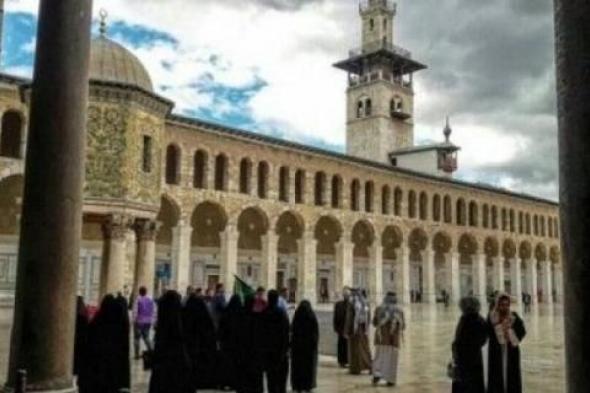 إيران تستأنف رحلات السياحة الدينية إلى سوريا