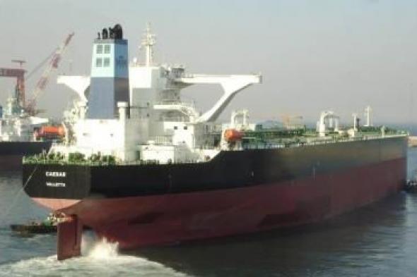 أخبار اليمن : الإفراج عن سفينة جديدة محملة بـ30 ألف طن بنزين