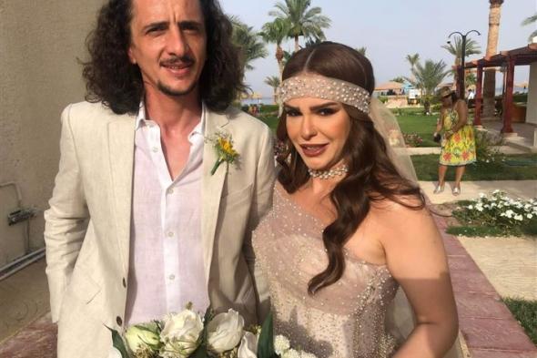 دنيا عبدالعزيز ترقص مع مي نور الشريف وإيمي سالم في حفل زفافها (فيديو)