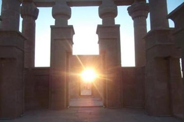 الإثنين.. احتفالية علمية لرصد ظاهرة تعامد الشمس على معبد ”هيبس”