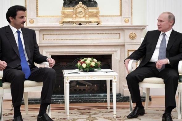 بسبب السجادة.. أمير قطر والرئيس الروسي« بوتين» يثيران ضجة كبيرة ( صورة )