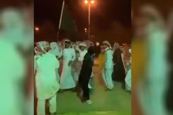 يحدث في السعودية اعتداء شاب على فتاة مخالف للآداب يشعل مواقع التواصل .. وسط تحرك عاجل للسلطات السعودية ( فيديو )