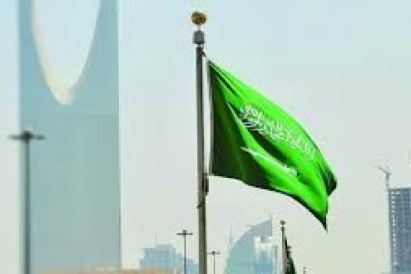 رسمياً في السعودية : الموارد البشرية تبدأ بتوطين عدد من المهن وتُحذر من توظيف الوافدين والمقيمين فيها