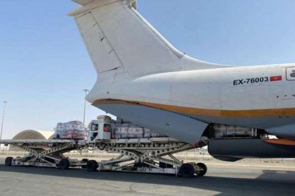 وصول خمس طائرات إغاثة إماراتية إلى مدينة بنغازي