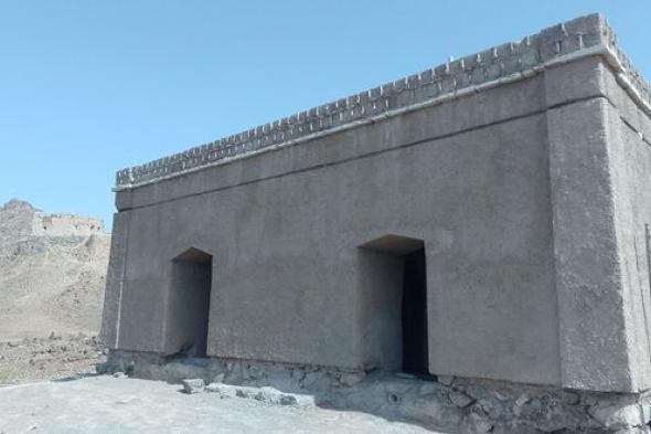 تواصل الجهود لترميم مساجد العباد بمقبرة الأئمة بولاية نـزوى
