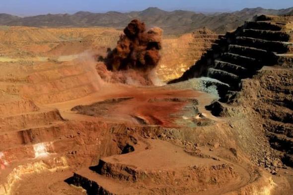هذه الدولة العربية تودع الفقر : العثور على مخزون ضخم من الذهب في جبالها يقدر بمليارات الدولارات !