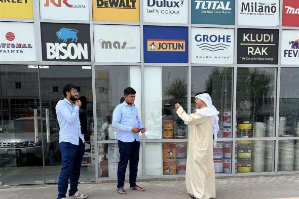 بلدية مدينة أبوظبي تحذّر من إسكان العمال في المواقع الإنشائية