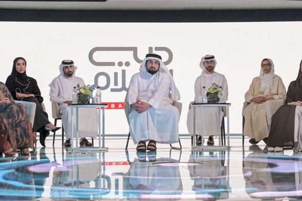 أحمد بن محمد يعتمد إستراتيجية “دبي للإعلام” ويطلق هويتها الجديدة