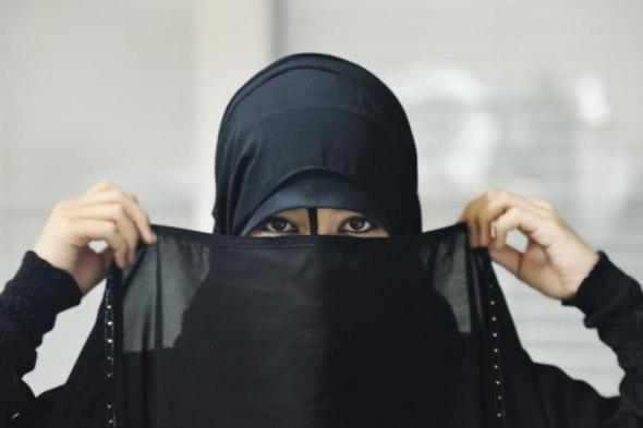 سعودية أجبرتٌ على الزواج من شقيق زوجها بعد وفاته.. وفي ليلة الزفاف اخبرها سرا جعلها تطلب الطلاق على الفور