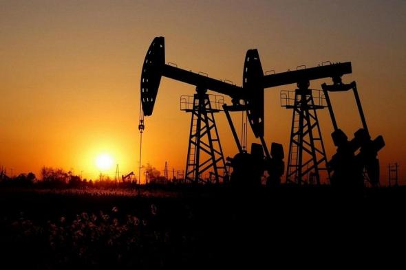 استقرار أسعار النفط عند التسوية بعد تعاملات متقلبة