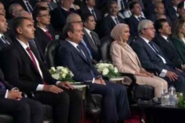 الرئيس السيسي يؤكد على أهمية إظهار الحقائق أمام المواطنين باعتبارهم شركاء مع الحكومة