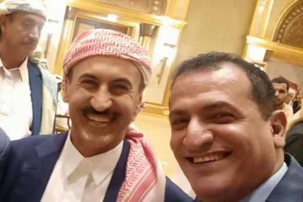 صور تثير مواقع التواصل الاجتماعي لنجل الرئيس الراحل صالح "أحمد علي" يظهر بجانب مسؤولين يشاركون فرحة صالح بعرس نجله عفاش