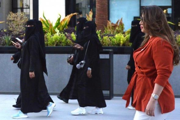 بقرار ملكي مفاجئ: السعودية تمنح الإقامة الأبدية مدى الحياة لمن يتزوج بفتاة من هذه الجنسية فقط!