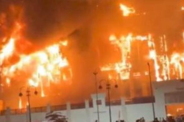 إكسترا نيوز: القوات المسلحة تدفع بسيارات إطفاء للسيطرة على حريق مديرية أمن الإسماعيلية