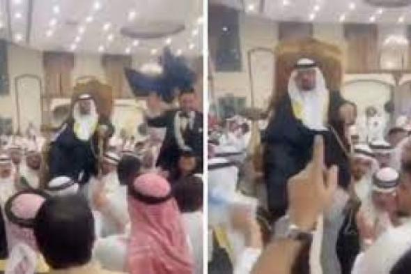 عريس سعودي يتجاوز كل الحدود ويسمح لاصدقائة القيام بهذا الأمر مع عروسة يوم زفافه!!
