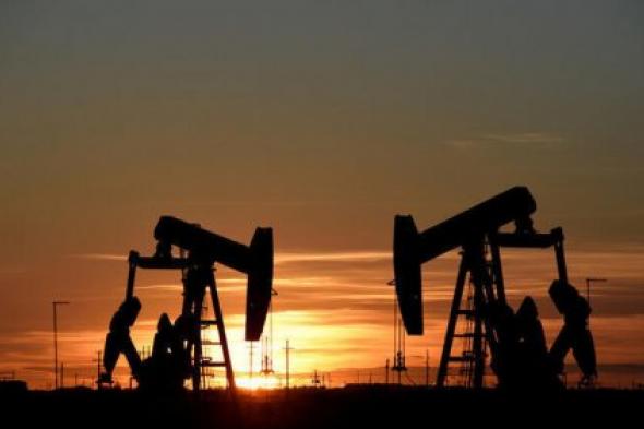 النفط يتجه لتسجيل أكبر انخفاض أسبوعي منذ أشهر
