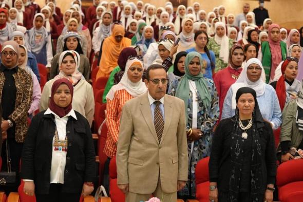 محافظ شمال سيناء يقدم شرح تفصيلي للحدود المصرية في لقاء تعريفي لفتايات "أهل مصر يهمنا الانسان"