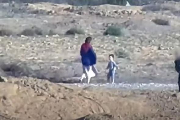 بالفيديو .. القسام ينشر فيديو للإفراج عن أم وابنيها