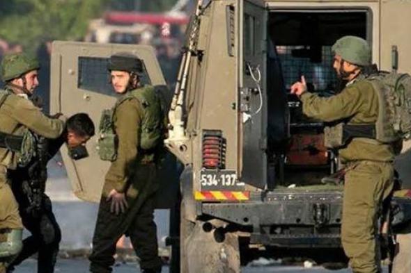 جيش الاحتلال الإسرائيلي يعتقل أكثر من 55 فلسطينيا خلال حملة مداهمة واعتقال واسعة في الضفة الغربية