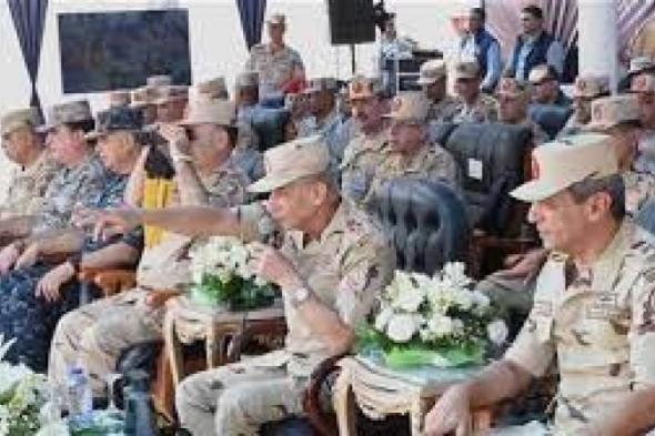 وزير الدفاع يشهد تنفيذ المرحلة الرئيسية لمشروع تكتيكى بالمنطقة المركزية العسكرية
