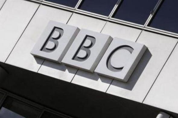 هيئة الإذاعة البريطانية BBC تُحيل صحفيين للتحقيق بتهمة الانحياز للشعب الفلسطيني