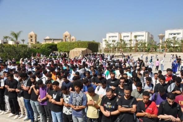 وققة تضامنية لطلاب جامعة حلوان احتجاجا على العدوان على غزة