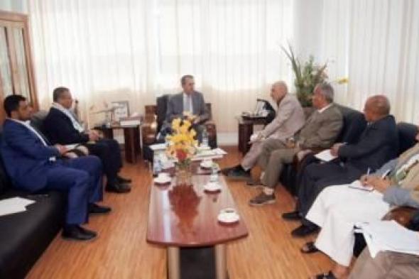 أخبار اليمن : الدرة يؤكد أهمية الحفاظ على أراضي حرم مطار صنعاء