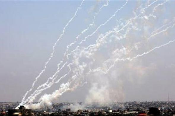 كتائب القسام تطلق رشقات صاروخية تجاه الأراضي المحتلة ردا على قصف المدنيين