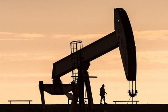 أسعار النفط تنخفض 3% لأدنى مستوياتها منذ يوليو بفعل مخاوف…
