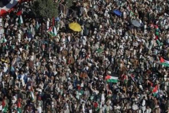 أخبار اليمن : مسيرة كبرى في صنعاء تجدد دعمها لفلسطين