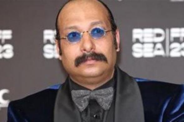 بالقطيف الأزرق.. محمد ثروت يتألق في مهرجان الأحمر السينمائي الدولي