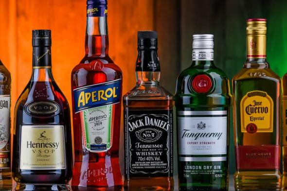 أول دولة عربية تتصدر قائمة التصدير واستهلاك الخمور والكحول !