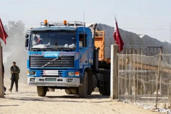 وصول أول شاحنة مساعدات أردنية إلى غزة عبر جسر الملك حسين