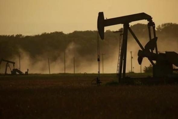 النفط يواصل مكاسبه الأسبوعية مرتفعا 1% مع استمرار التوتر في…