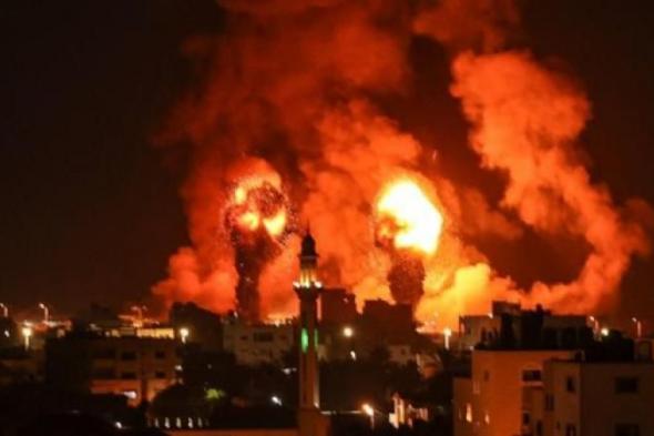 ارتفاع عدد ضحايا القصف الإسرائيلي لعدة منازل في مخيم المغازي وسط غزة...