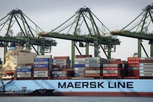 ميرسك توجه أغلب سفن الحاويات للمرور عبر قناة السويس