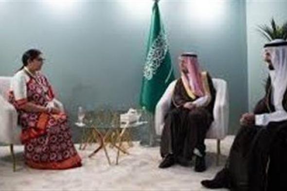 نائب أمير منطقة مكة المكرمة يلتقي وزيرة شؤون الأقليات وتنمية المرأة والطفل بالهند