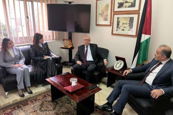 الأمين العام المساعد رئيس قطاع الإعلام والاتصال يتباحث مع مندوب دولة فلسطين...