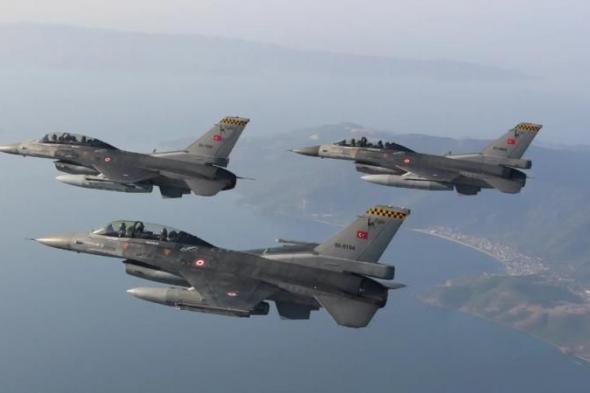 تركيا تشن غارات جوية على العراق وسوريا بعد مقتل 9 من جنودها...
