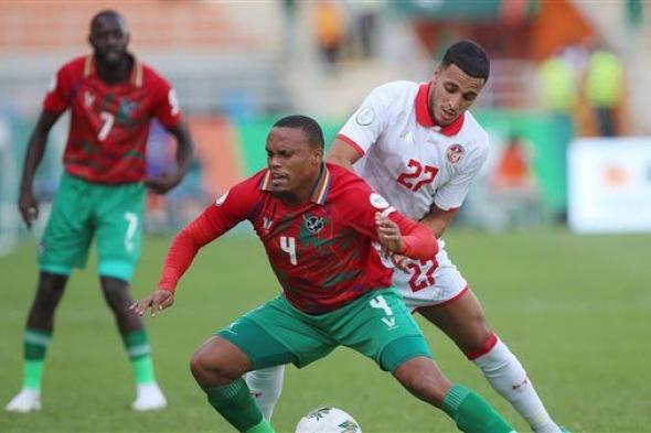نجم منتخب تونس يفاجئ الجميع بتعليق مثير عقب الهزيمة أمام ناميبيا