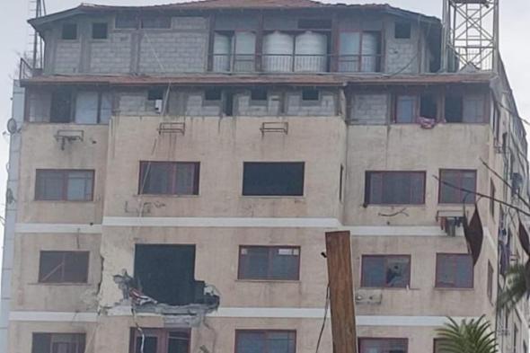 إصابات جراء استهداف الجيش الإسرائيلي مقر الهلال الأحمر الفلسطيني بخان يونس