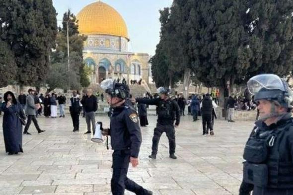 مستوطنون إسرائيليون يقتحمون المسجد الأقصى