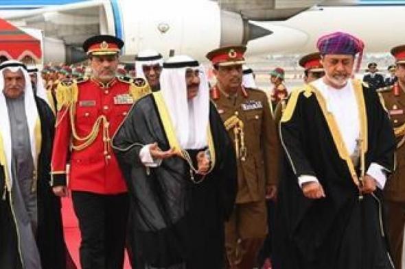 جلسة مباحثات رسمية بين أمير الكويت وسلطان عمان حول الأحداث الجارية على...